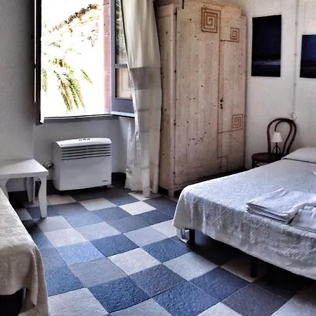 Casa de hóspedes Aghinas 3*