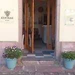 Aghinas Pensionat 3*
