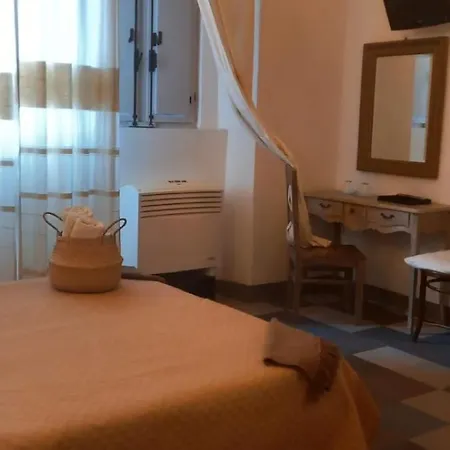 Aghinas Guest house