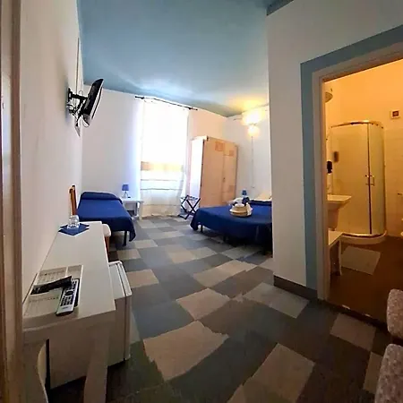 Aghinas Pensionat 3*