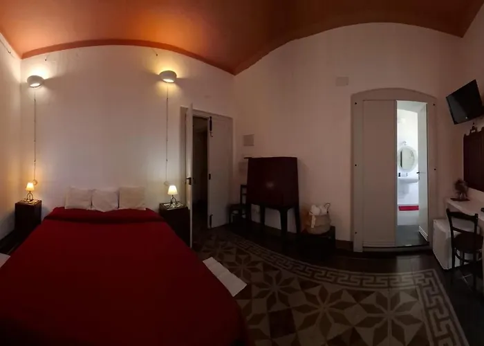 Aghinas 招待所 3*