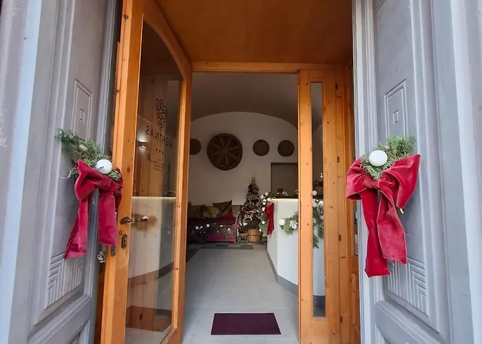 招待所 Aghinas 3*